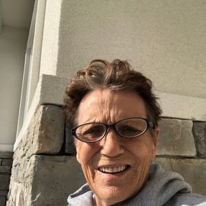 Meet your Posher, Denise